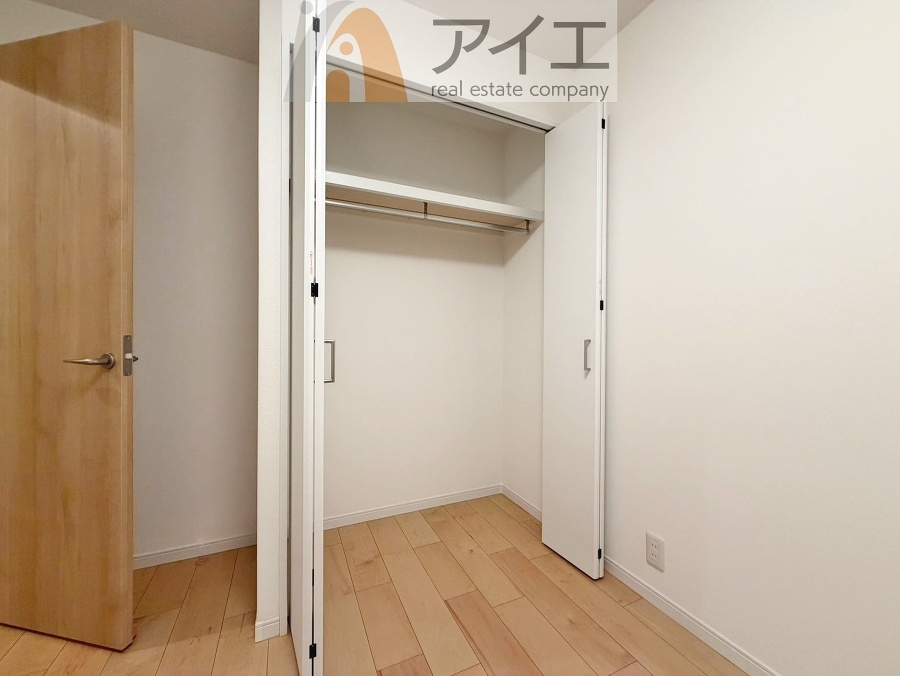 お子様の荷物も片付く、全居室収納スペース