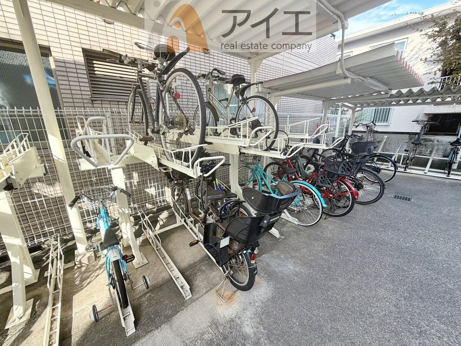 セキュリティ面にも配慮した駐輪場がございます