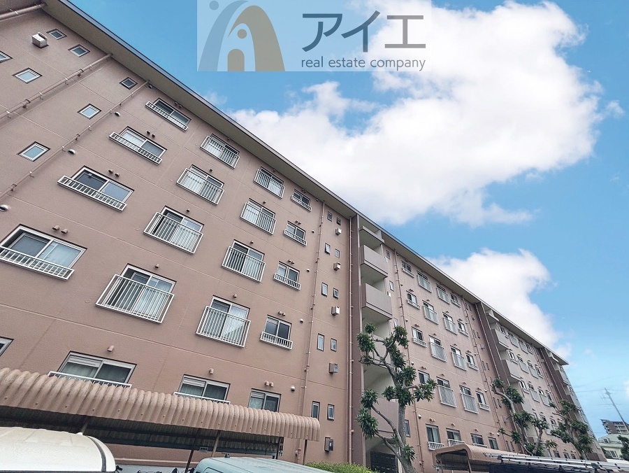 清掃や修理、不審者への声掛けも。管理員日勤は防犯にも有効