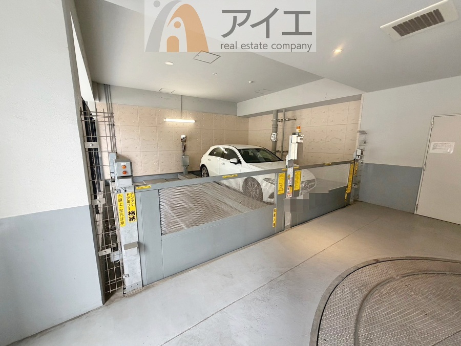 駐車場があるため車通勤の方にも安心なマンションです(要空確認)
