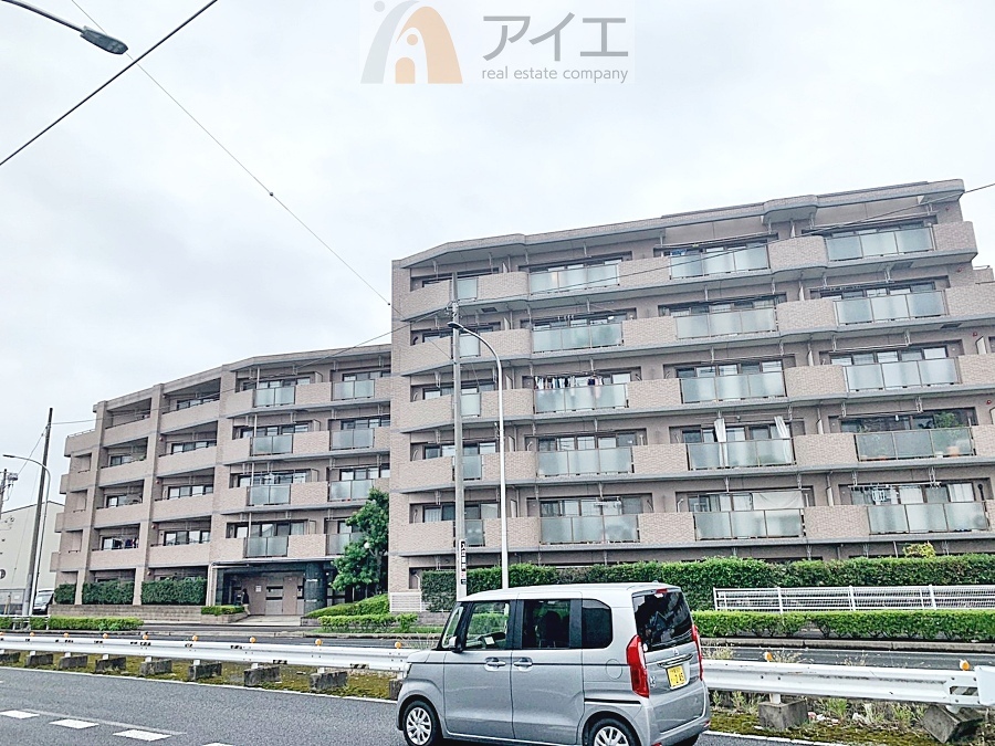 溢れる陽光でご家族の笑顔も輝く住まい