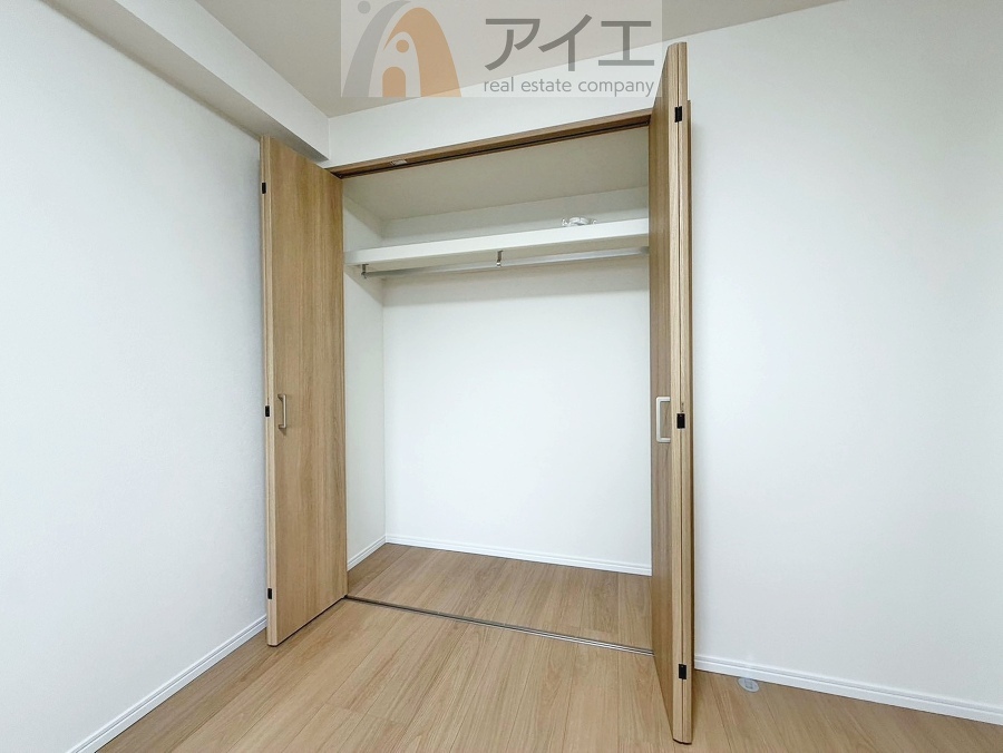 お子様の荷物も片付く、全居室収納スペース